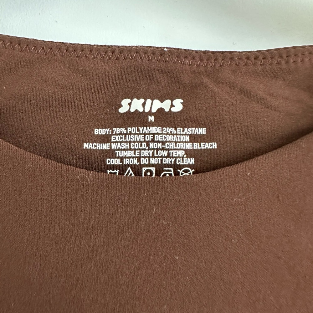 SKIMS Bodysuits set of 2 - Picture 5 of 7